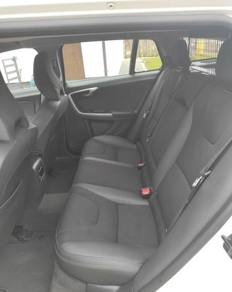 Volvo V60 cena 26500 przebieg: 261000, rok produkcji 2011 z Lidzbark małe 137